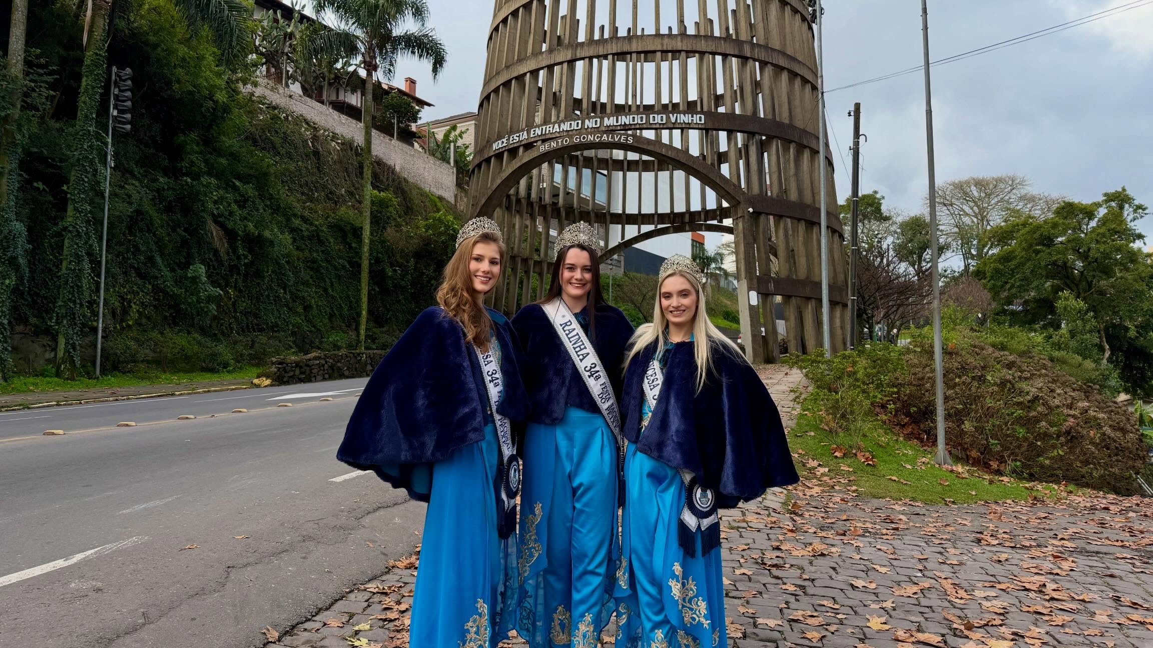 Nossas soberanas estiveram presentes na ExpoBento, em Bento Gonçalves, na 11ª Dança Bom Retiro e Expofeira, em Bom Retiro do Sul, e também no tradicional Brique da Redenção, em Porto Alegre, levando o convite da 34ª Festa Nacional do Peixe para visitantes de diversas regiões do Estado.