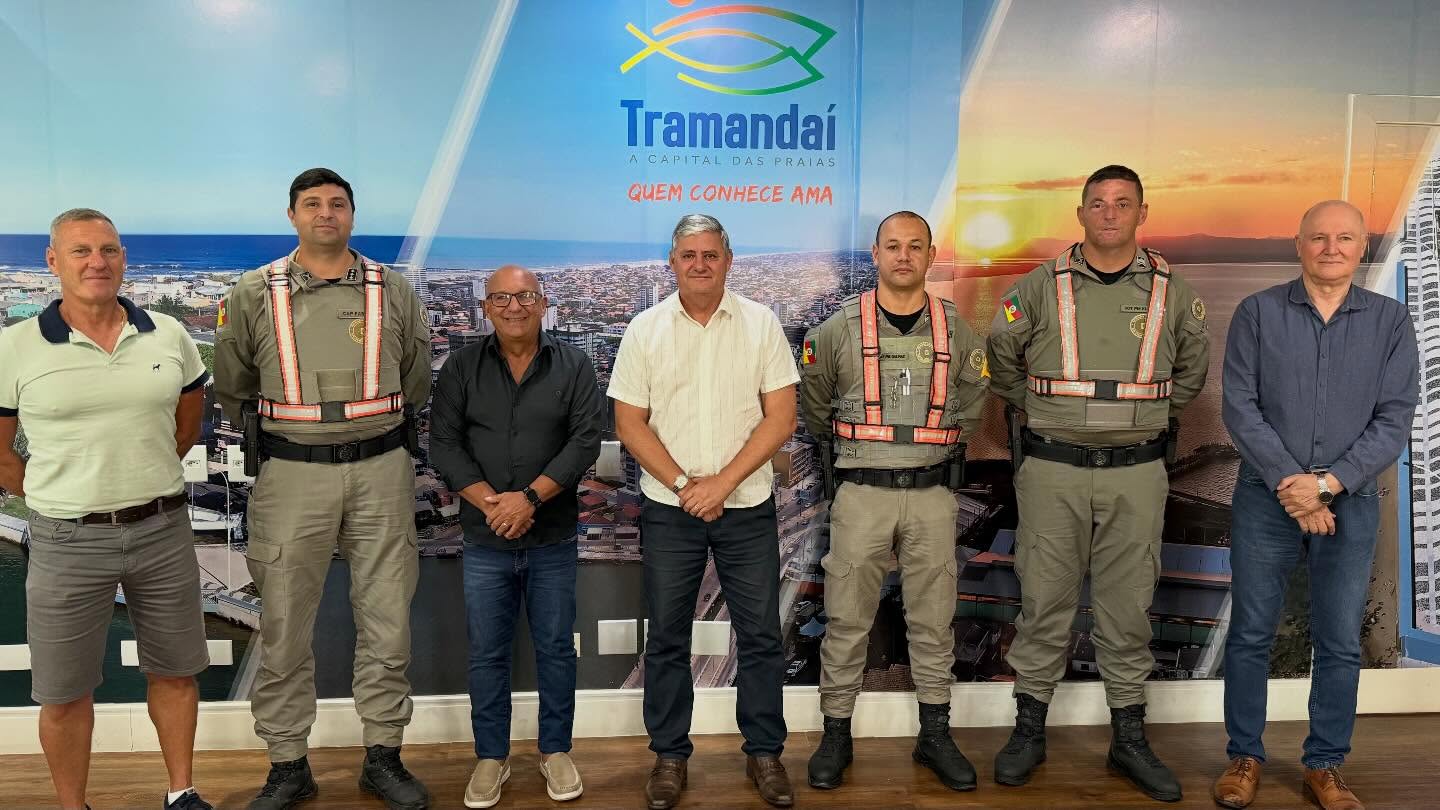 Na tarde desta terça-feira (07/04), o prefeito Juarezinho, o vice-prefeito Claudiomir e o secretário de Segurança, Transporte e Trânsito, Paulo Ricardo Trevisol, receberam o comando da Polícia Rodoviária em uma visita de cortesia.
