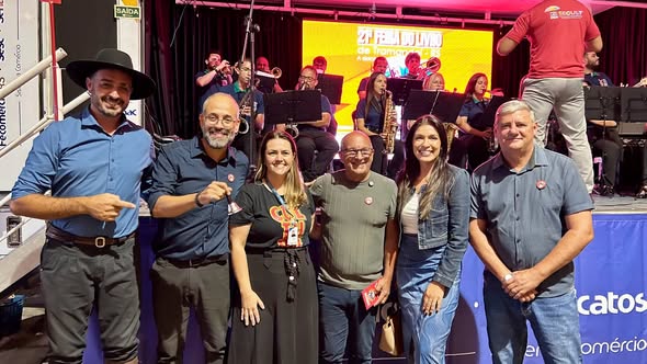 A Prefeitura de Tramandaí, através da Secretaria de Cultura, realizou na noite de quarta-feira (25/02) a Abertura Oficial da 21ª Feira do Livro, na Rua Coberta da Jorge Sperb, no Centro, dando início a mais uma grande celebração da literatura, da cultura e do conhecimento em nosso município.